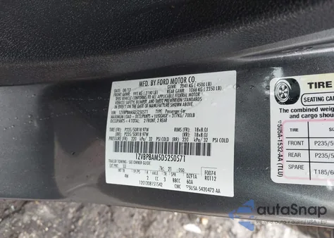 2013 Ford Mustang V6 Premium z USA, uszkodzony, nr VIN 1ZVBP8AM5D5250571